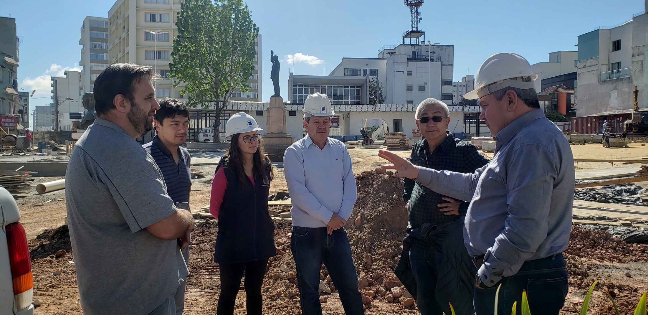 Prefeitura de Lages Prefeito Ceron quer mais árvores no novo calçadão de Lages