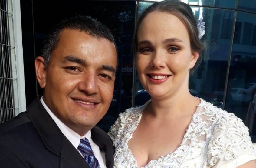 Prefeitura de Lages Na alegria e na tristeza, na saúde e na doença: O ''felizes para sempre'' dos 44 casais no Natal Felicidade 