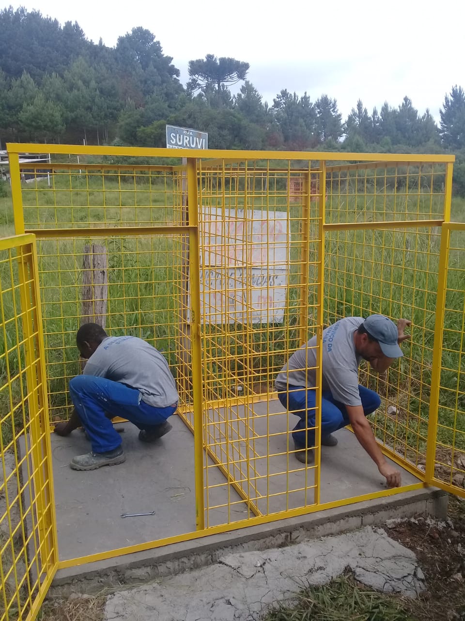 Prefeitura de Lages Prefeitura instala lixeiras no Salto Caveiras