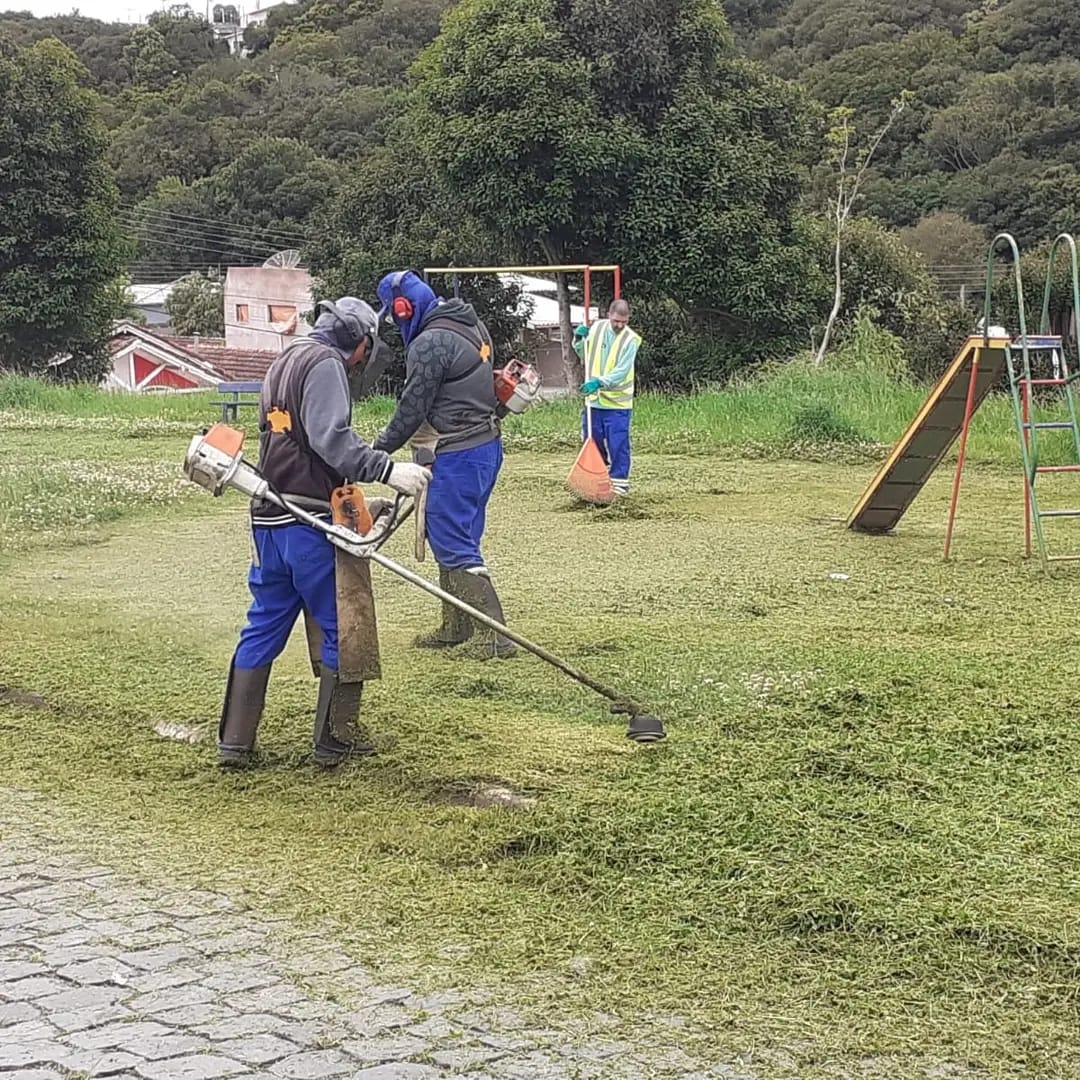 Prefeitura de Lages Prefeitura atua na limpeza e conservação dos espaços públicos neste sábado