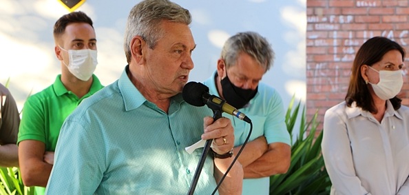 Prefeitura de Lages Prefeito Ceron assina ordem de serviço para revitalização do Parque Jonas Ramos
