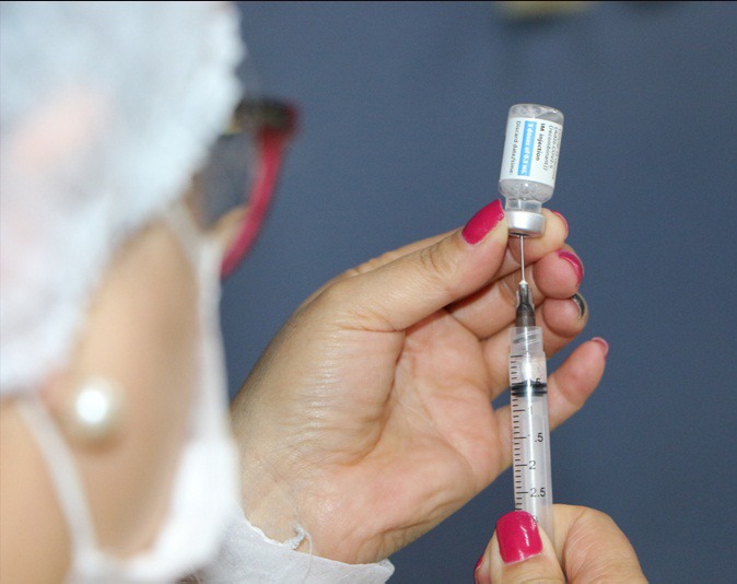 Prefeitura de Lages Coronavírus: Lages inicia aplicação da quarta dose para população acima dos 80 anos nessa quinta (24) a partir das 18 horas, no Tito Bianchini
