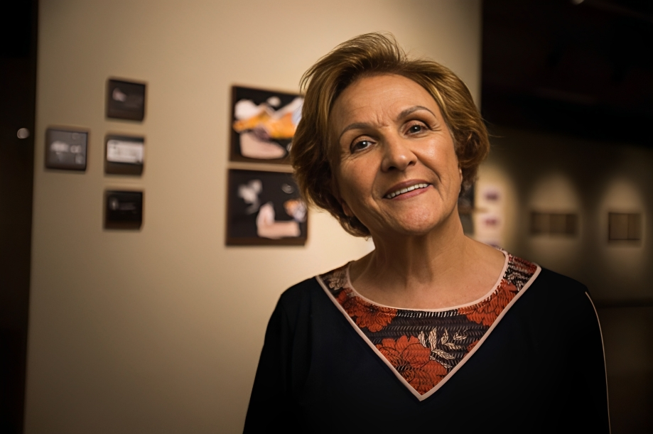 Prefeitura de Lages Casarão Juca Antunes: “Origens: um resgate de memórias”, da artista Maria Esmênia apresenta exposição, Oficina e Roda de Prosas 