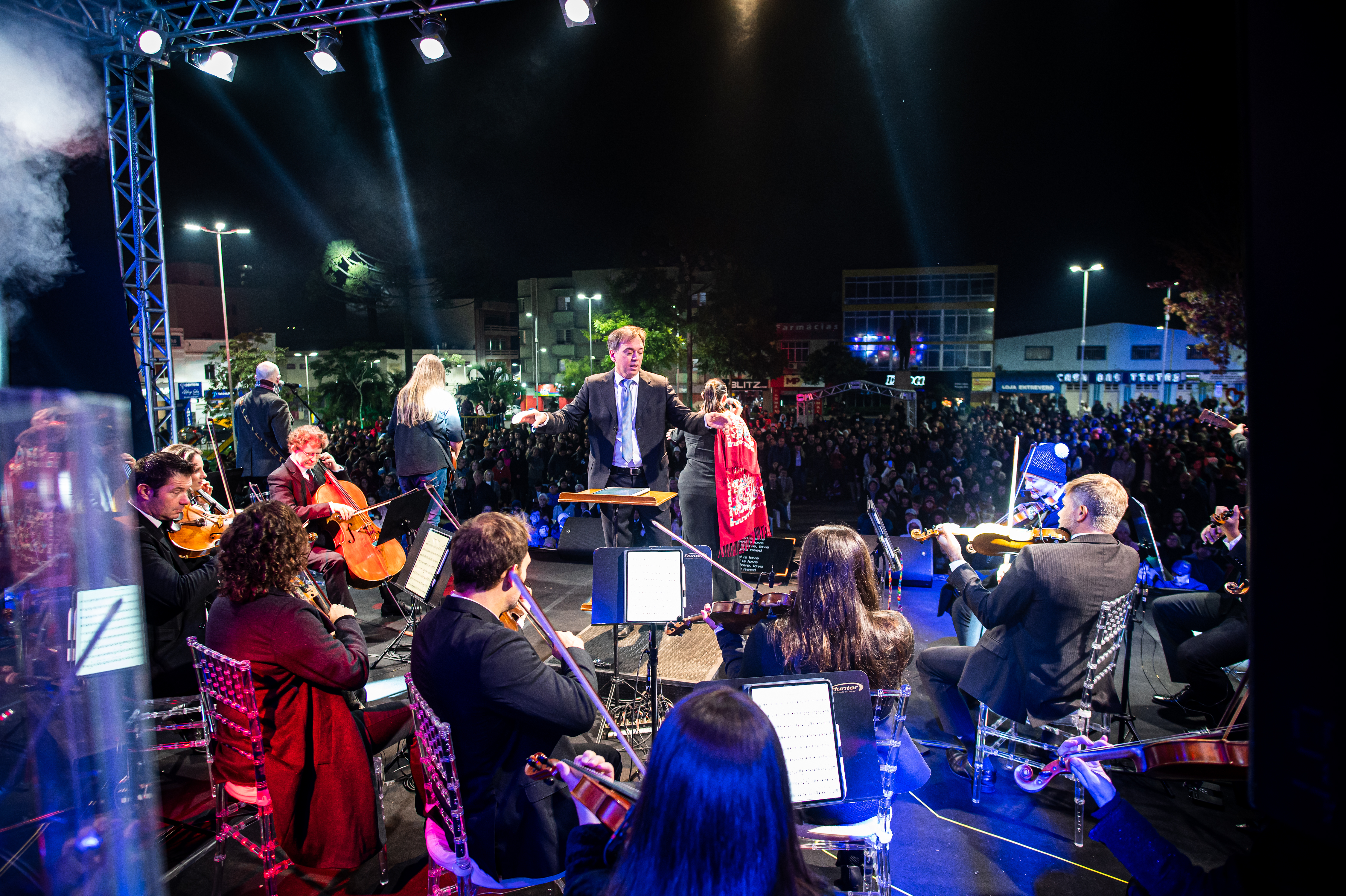 Prefeitura de Lages Camerata Florianópolis lota Calçadão da João Costa ao som de Beatles
