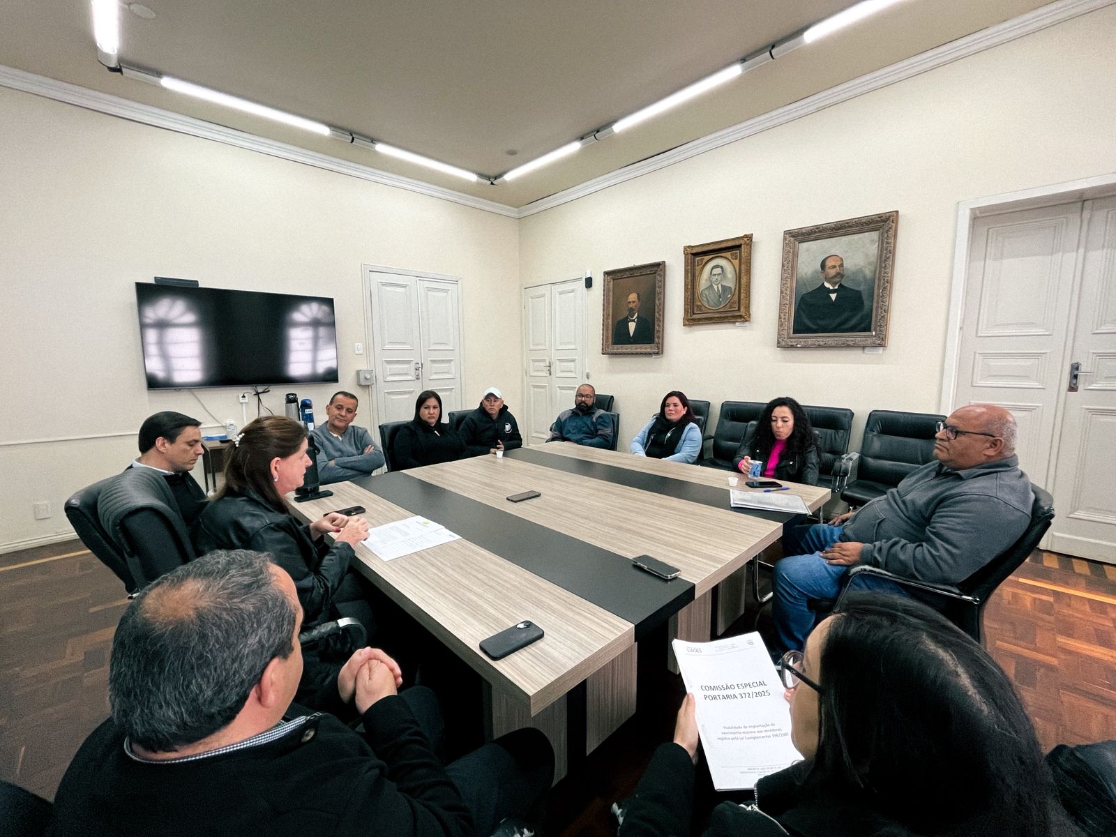 Prefeitura de Lages Prefeitura e SindServ se reúnem para discutir pautas dos servidores