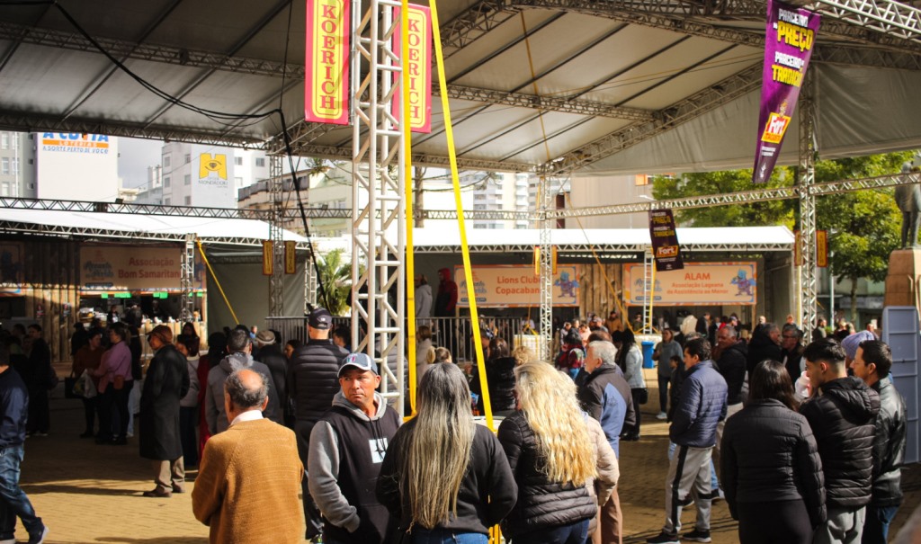 Prefeitura de Lages Prefeitura de Lages abre credenciamento para uso de estandes na 35ª Festa Nacional do Pinhão