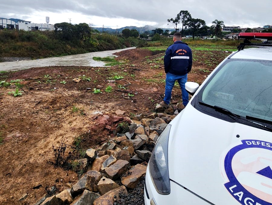 Prefeitura de Lages Com a previsão de chuva intensa para as próximas horas, Defesa Civil de Lages monitora possíveis pontos de alagamento