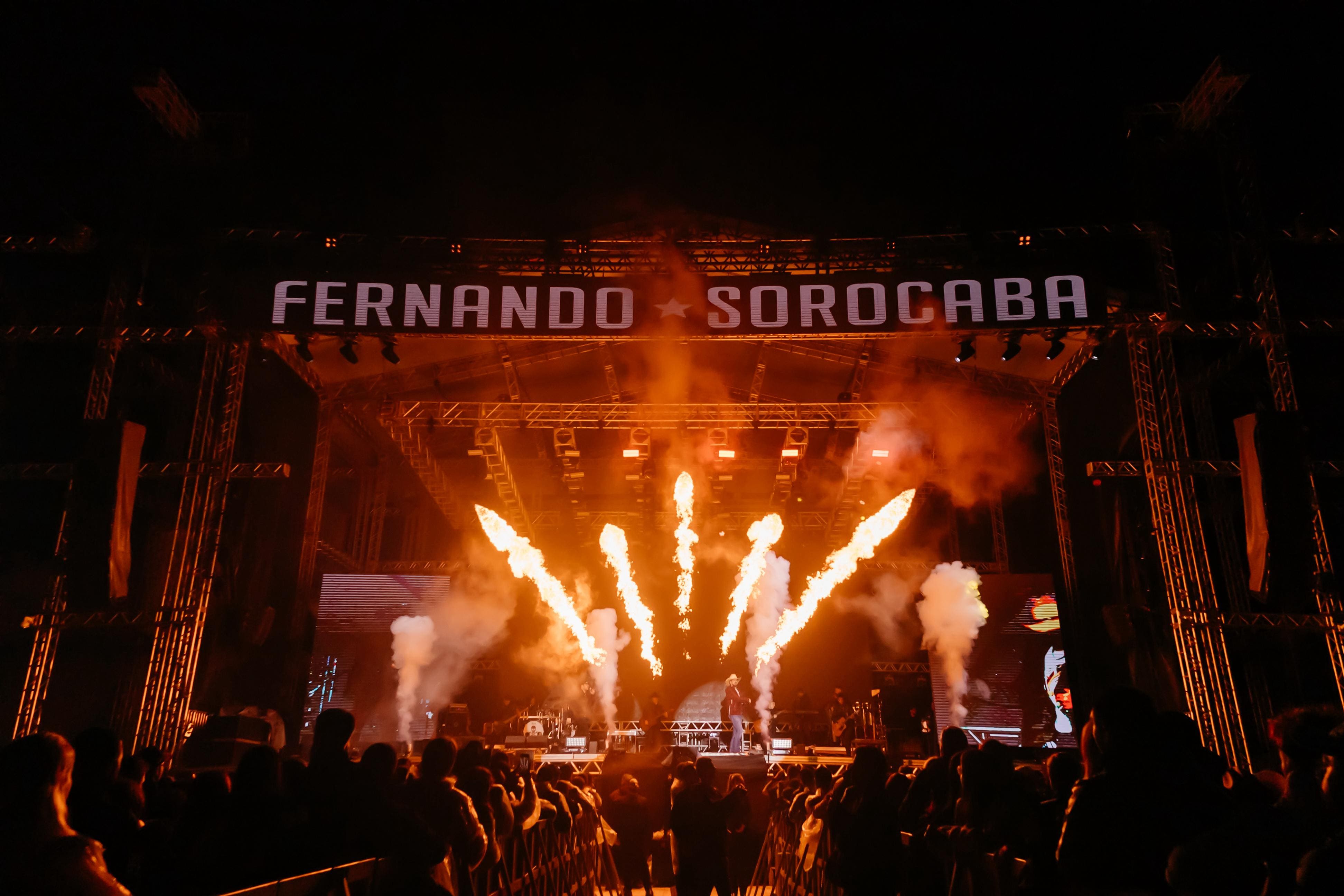 Prefeitura de Lages Fernando & Sorocaba animam público na segunda noite de shows nacionais da 35ª Festa Nacional do Pinhão