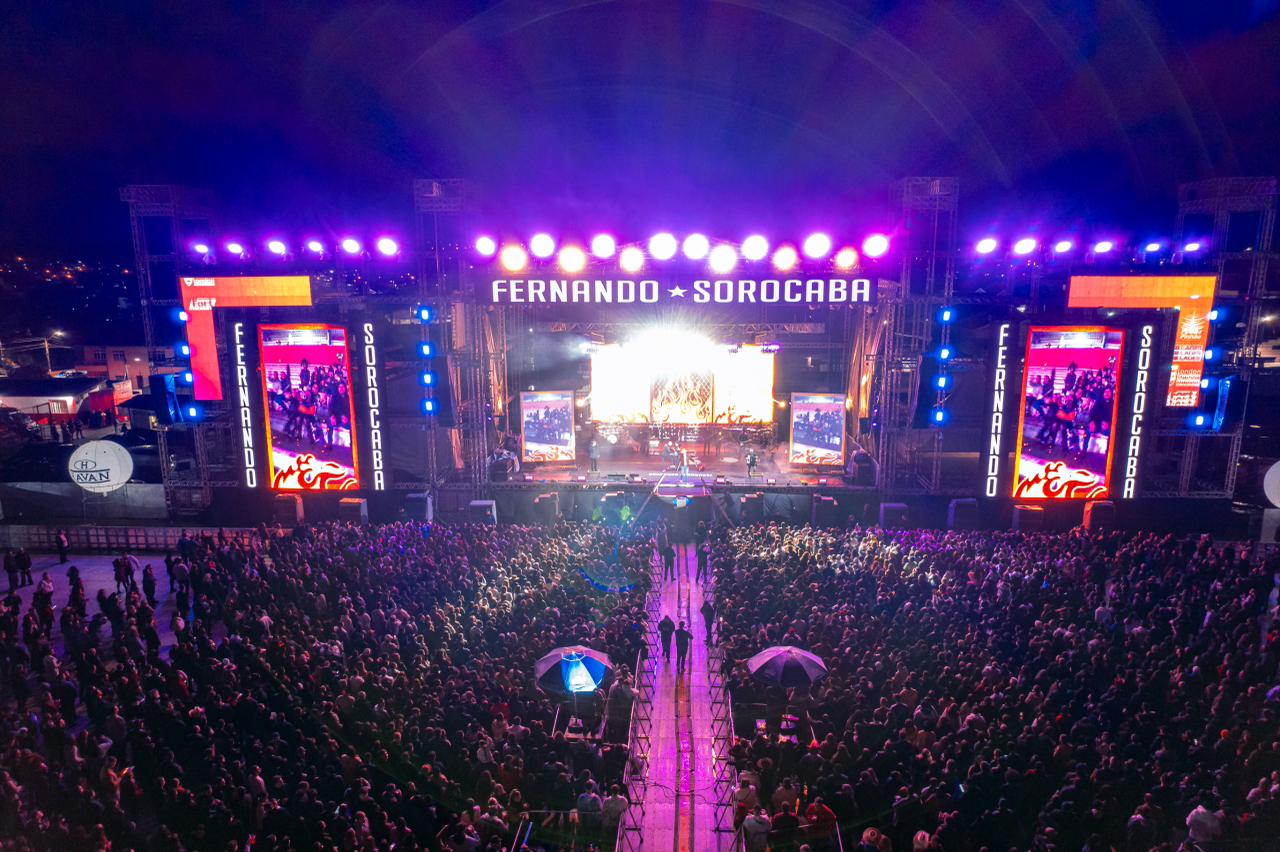 Prefeitura de Lages Fernando & Sorocaba animam público na segunda noite de shows nacionais da 35ª Festa Nacional do Pinhão