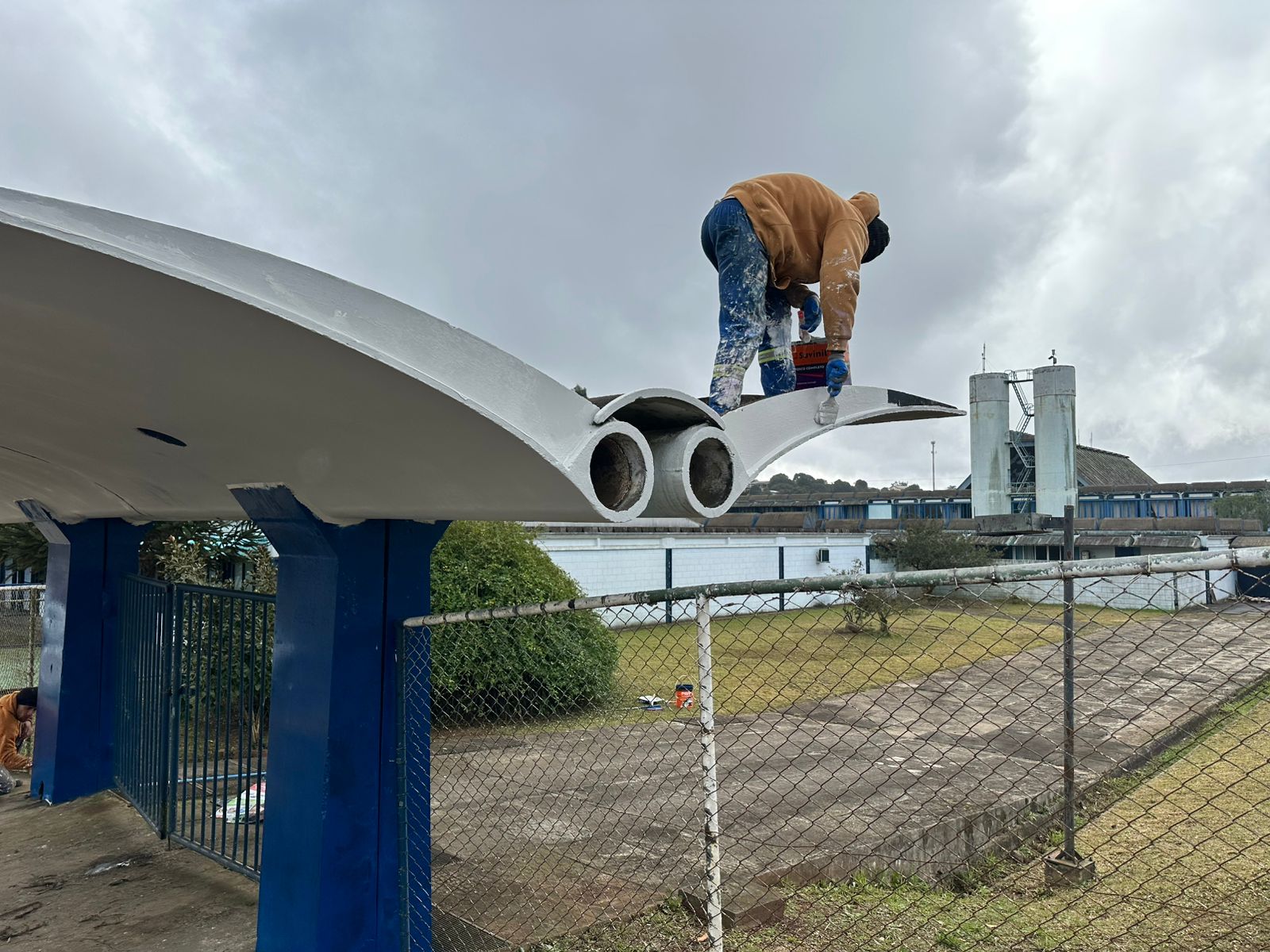 Prefeitura de Lages Secretaria de Serviços Públicos intensifica ações de limpeza, roçada e manutenção em diversos bairros de Lages