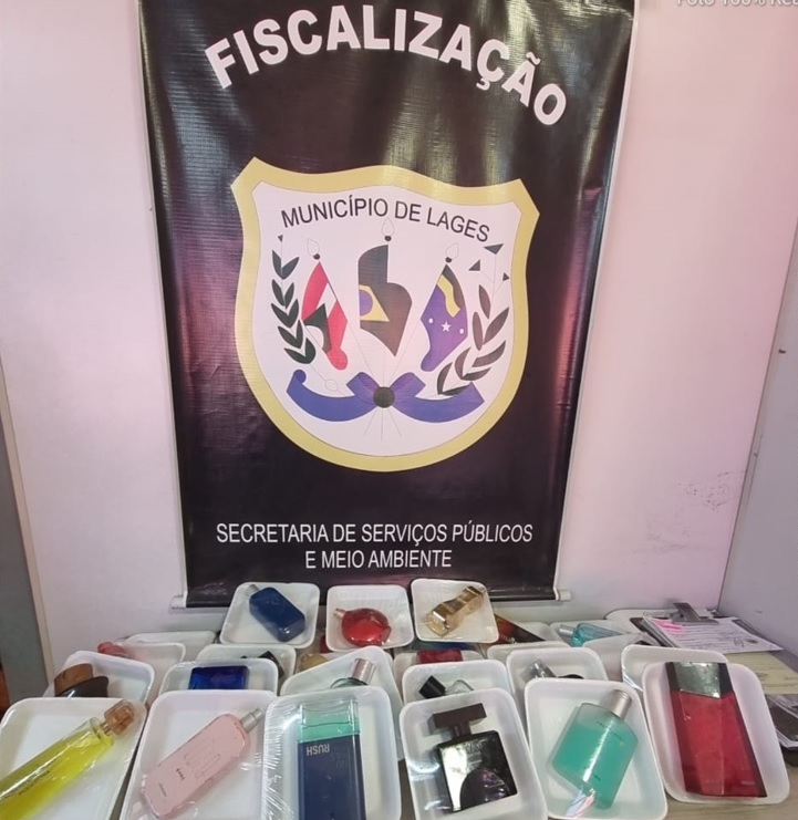 Prefeitura de Lages Fiscalização da Secretaria de Serviços Públicos apreende perfumes falsificados no Centro de Lages