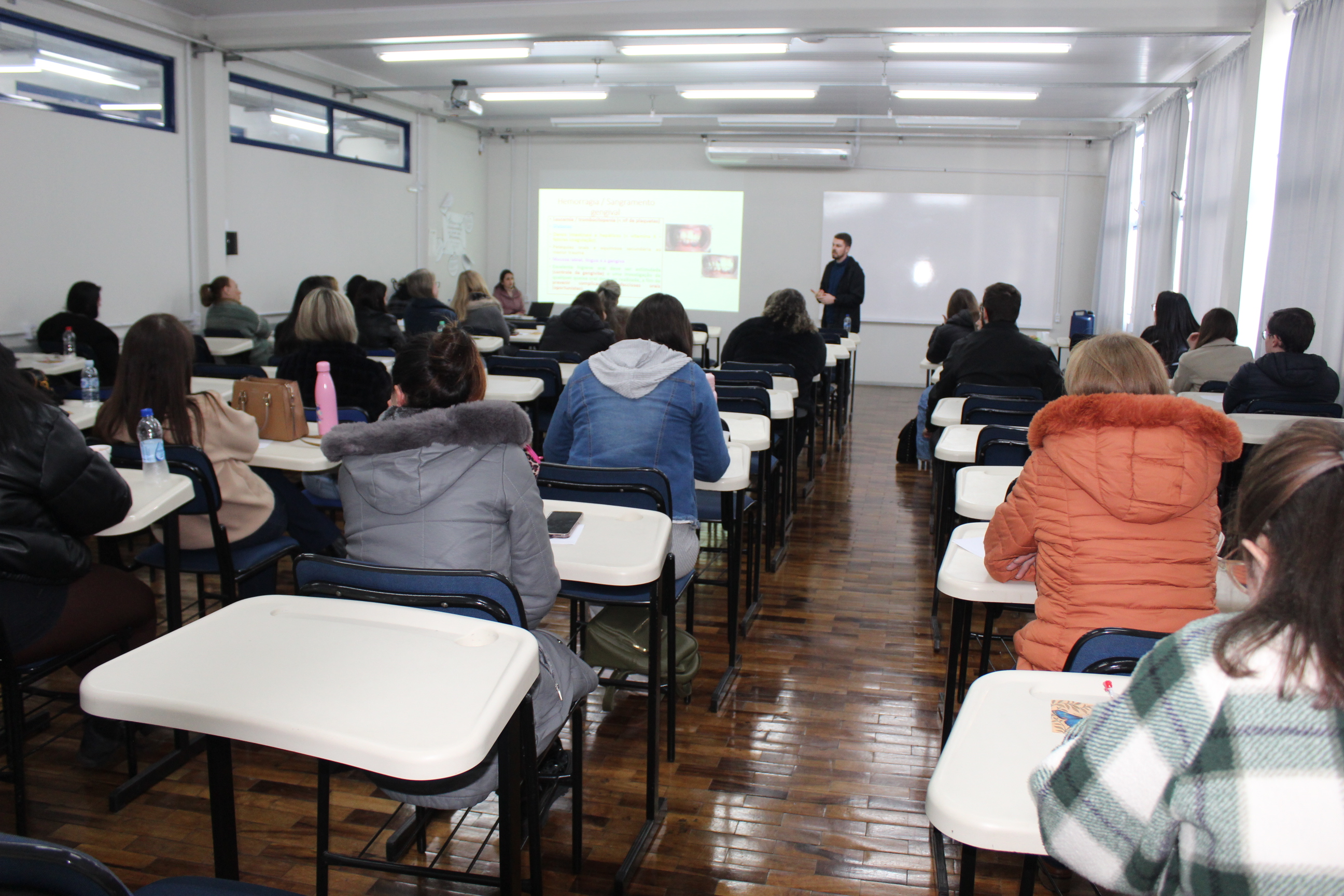 Prefeitura de Lages Odontólogos e auxiliares em saúde bucal são capacitados sobre cuidados paliativos