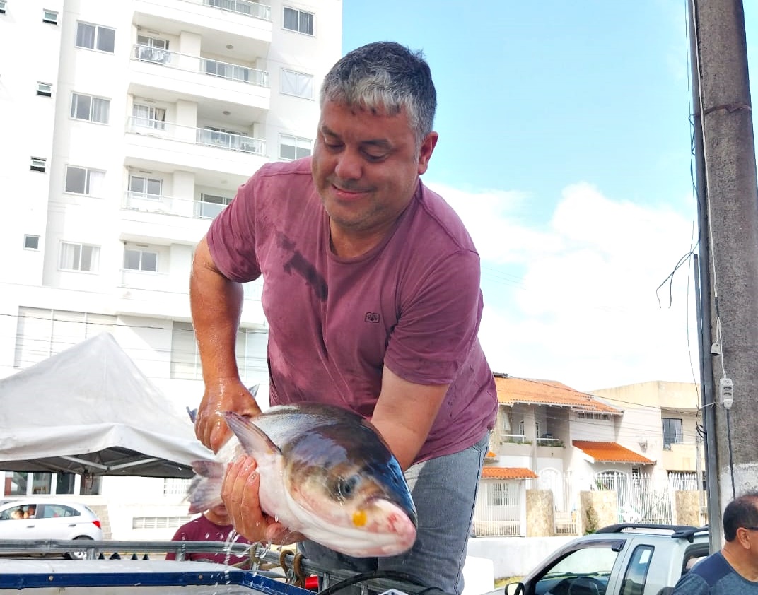Prefeitura de Lages Feira do Peixe Vivo faz parte das comemorações da Semana Santa