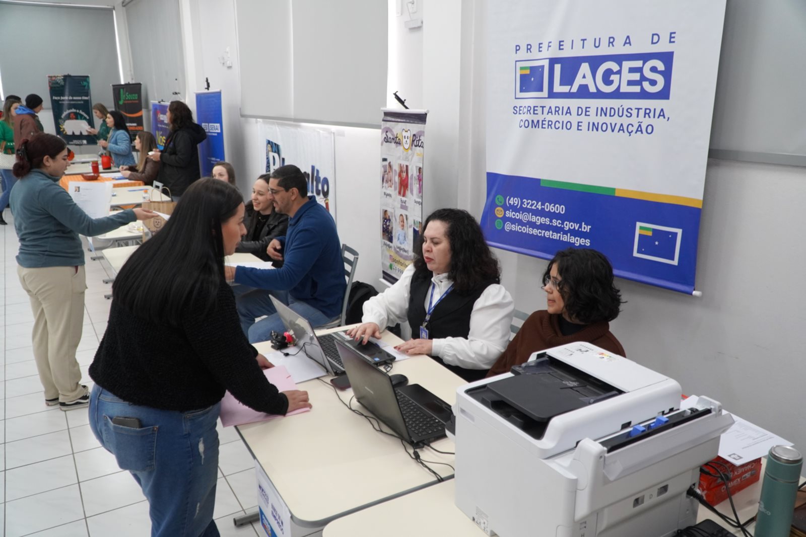 Prefeitura de Lages Prefeitura é parceira do Feirão Emprega Já que reúne mais de 20 empresas e oferece 410 vagas de trabalho em Lages