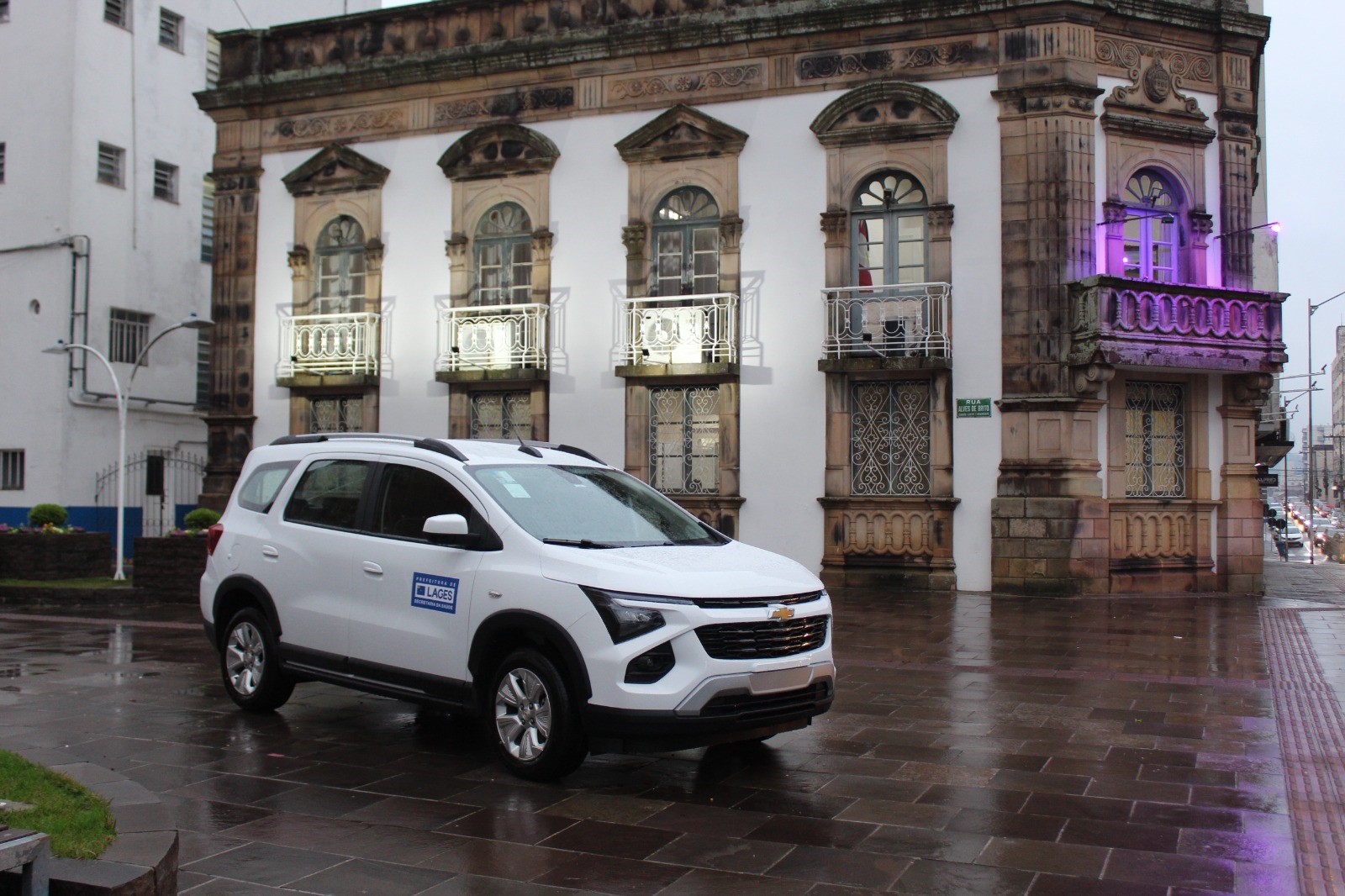 Prefeitura de Lages Prefeitura de Lages amplia frota da Secretaria da Saúde com novo veículo para transporte de pacientes