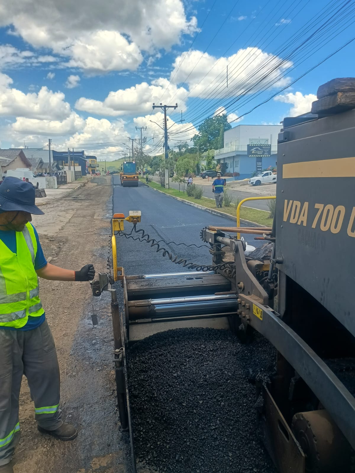 Prefeitura de Lages Avenida 1º de Maio é totalmente revitalizada e obras avançam na Avenida Castelo Branco