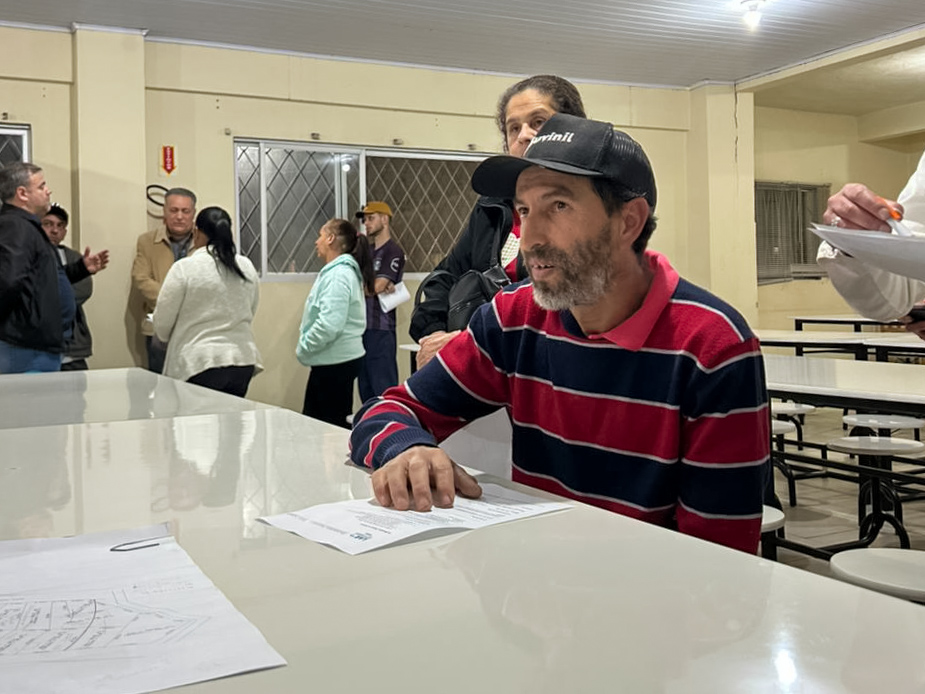 Prefeitura de Lages Processo de regularização fundiária apresentado a moradores do Loteamento Dona Augusta - bairro Guarujá 