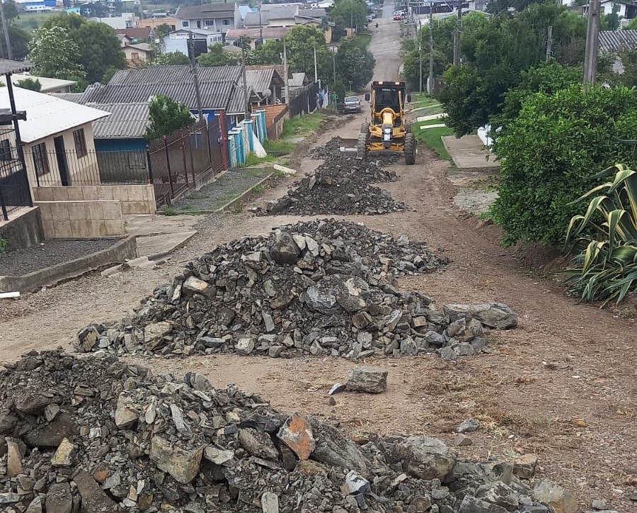 Prefeitura de Lages Prefeitura de Lages já revestiu 640 quilômetros de ruas não pavimentadas no perímetro urbano