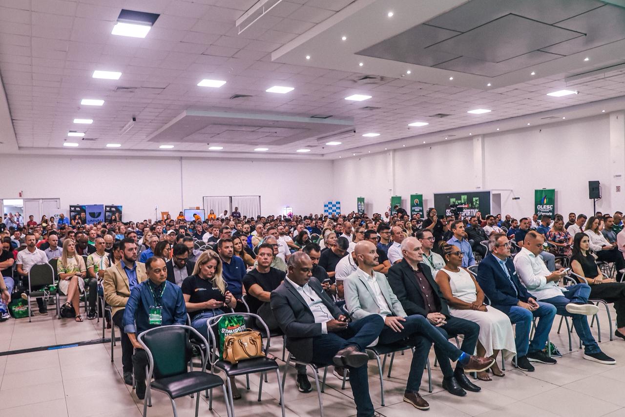 Prefeitura de Lages FME participa do 1º Encontro do Sistema Esportivo Catarinense promovido pela Fesporte