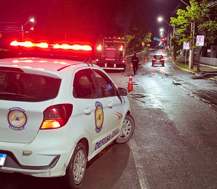 Prefeitura de Lages Tempestade em Lages registra mais de 50 milímetros de chuva, ventos de até 56 Km/h e mobiliza equipes da Prefeitura 