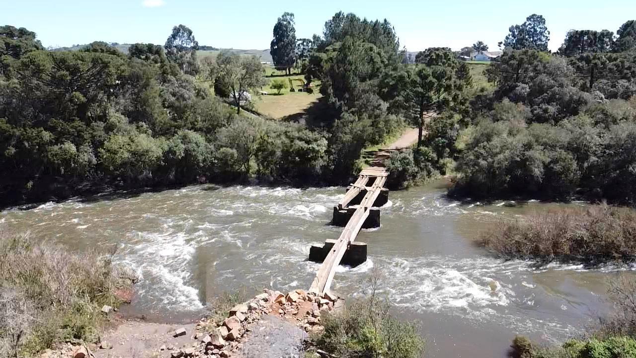 Prefeitura de Lages Prefeitura de Lages monitora condições do tempo para executar obra de reconstrução de ponte do rio Pelotinhas 