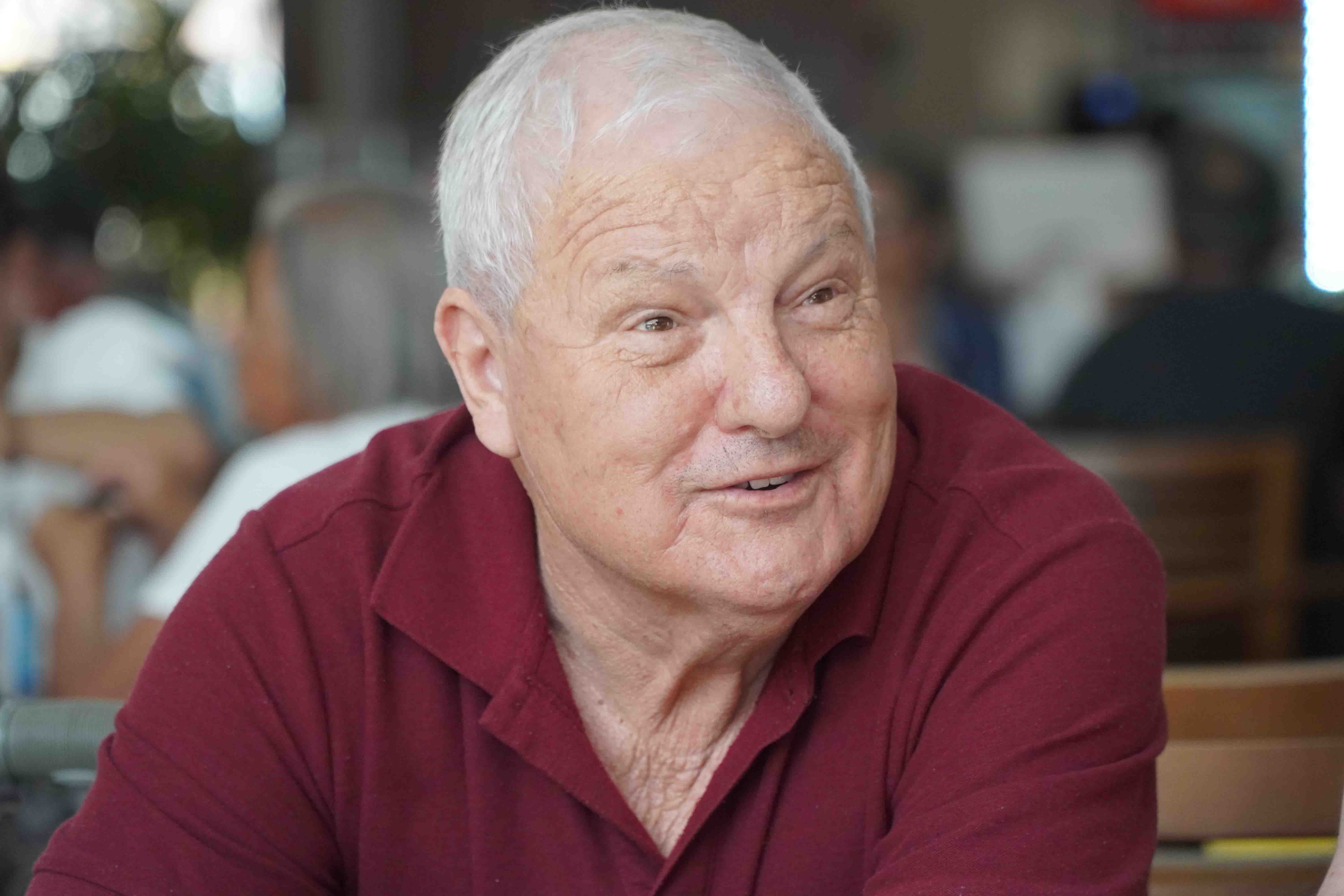 Prefeitura de Lages Tarde de diversão, abraços, boas risadas, de atualizar as novidades e relembrar os bons e velhos tempos: Servidores públicos municipais aposentados encontram-se e dividem bons momentos em um dia agradável de festa 