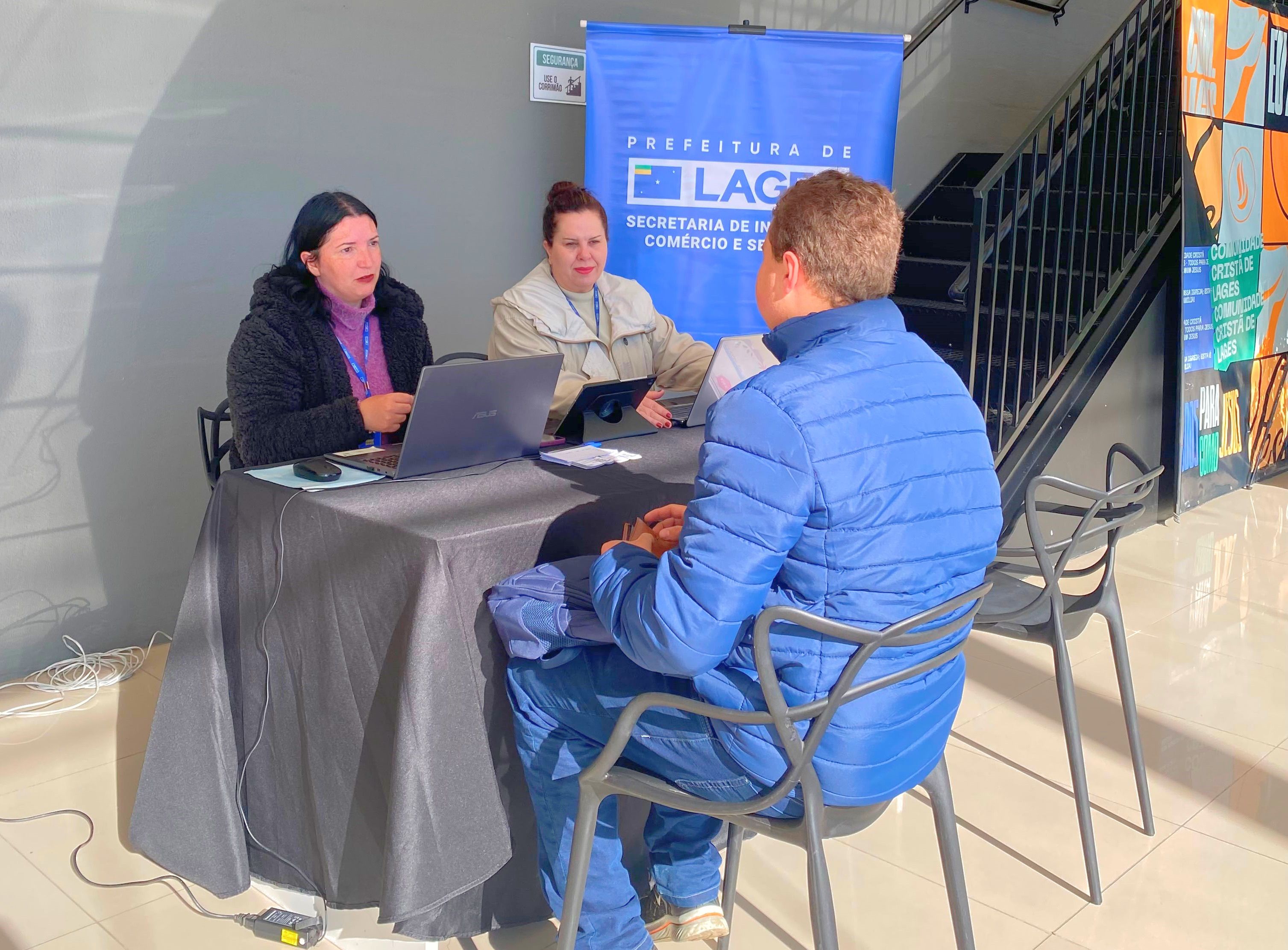 Prefeitura de Lages Banco do Emprego de Lages disponibiliza mais de 360 vagas e acompanha crescimento da economia com novas oportunidades de contratação