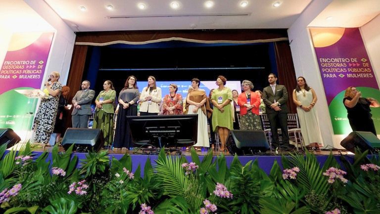 Prefeitura de Lages Prefeitura de Lages marca presença em encontro nacional e acompanha anúncio de ações para mulheres