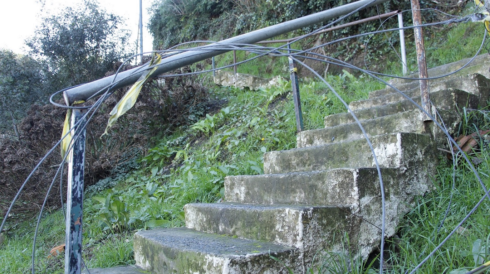 Prefeitura de Lages  Prefeitura alerta: Escadaria entre Morro do Posto e Centro segue interditada