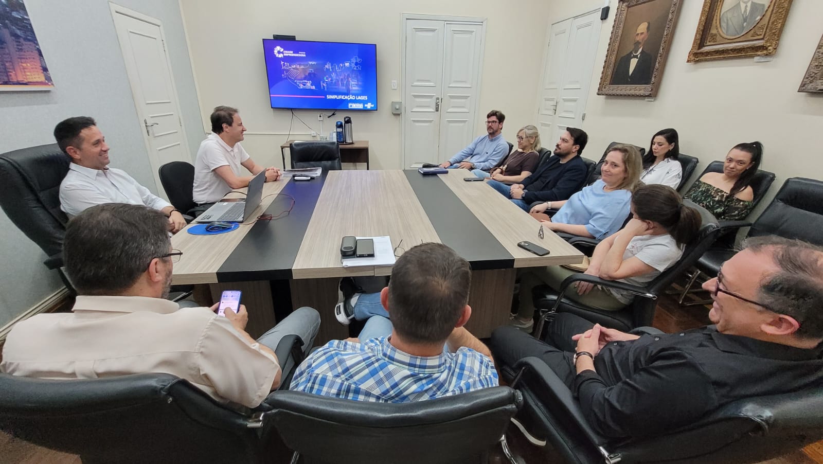 Prefeitura de Lages Lages avança na modernização: Tempo de abertura de empresas cai de seis dias para pouco mais de um dia