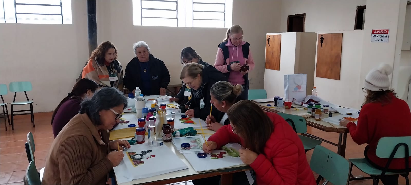 Prefeitura de Lages Confecção de artesanato integra mulheres do campo e da cidade