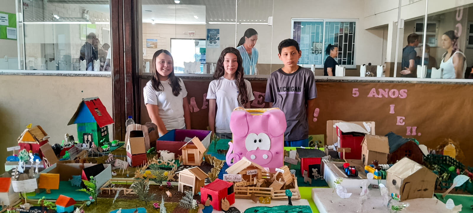 Prefeitura de Lages Projeto de Educação Financeira e Sustentabilidade mobiliza comunidade escolar da Emeb Osni de Medeiros Regis