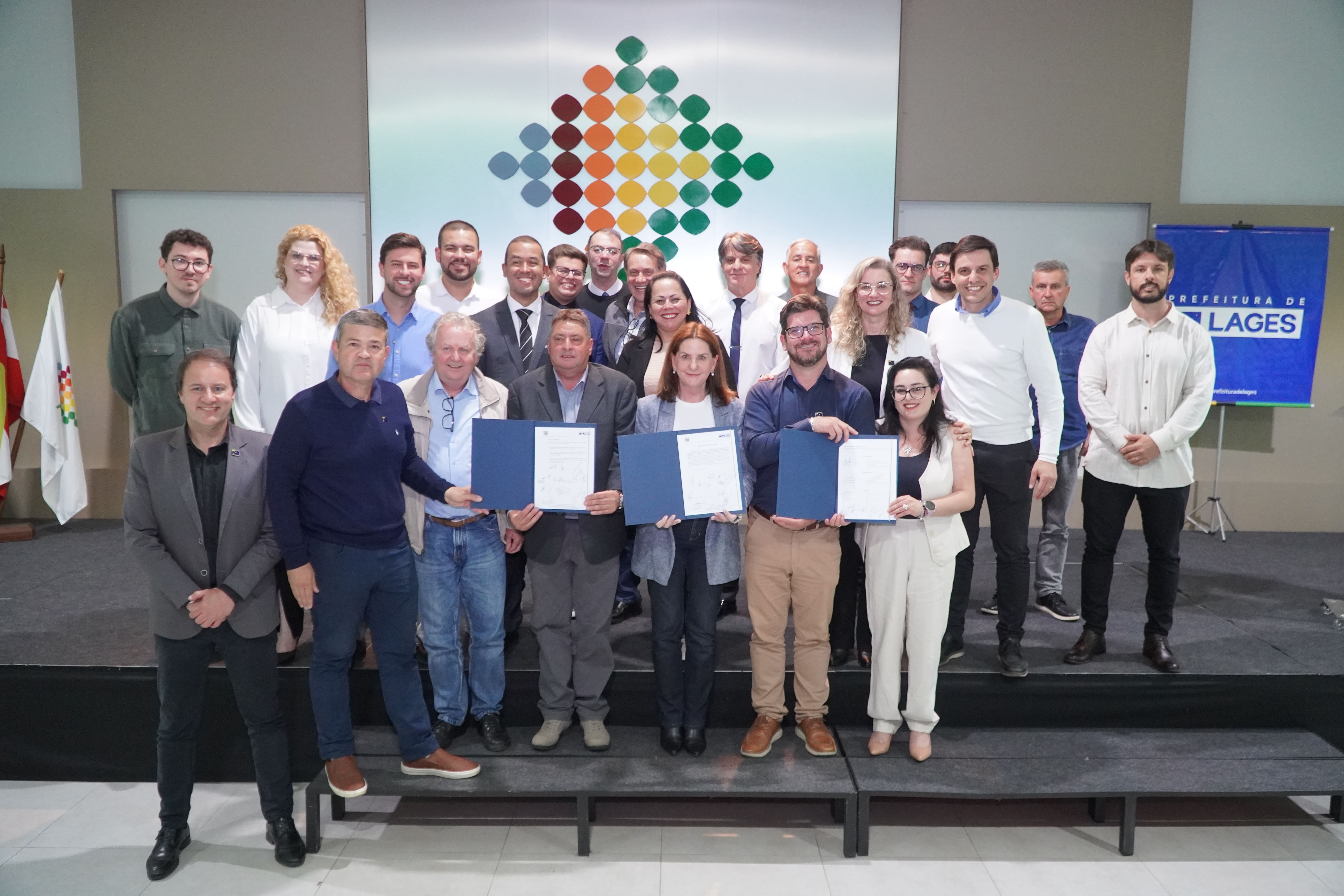 Prefeitura de Lages Prefeitura de Lages lança novos investimentos e ordens de serviço para pavimentação e melhorias urbanas