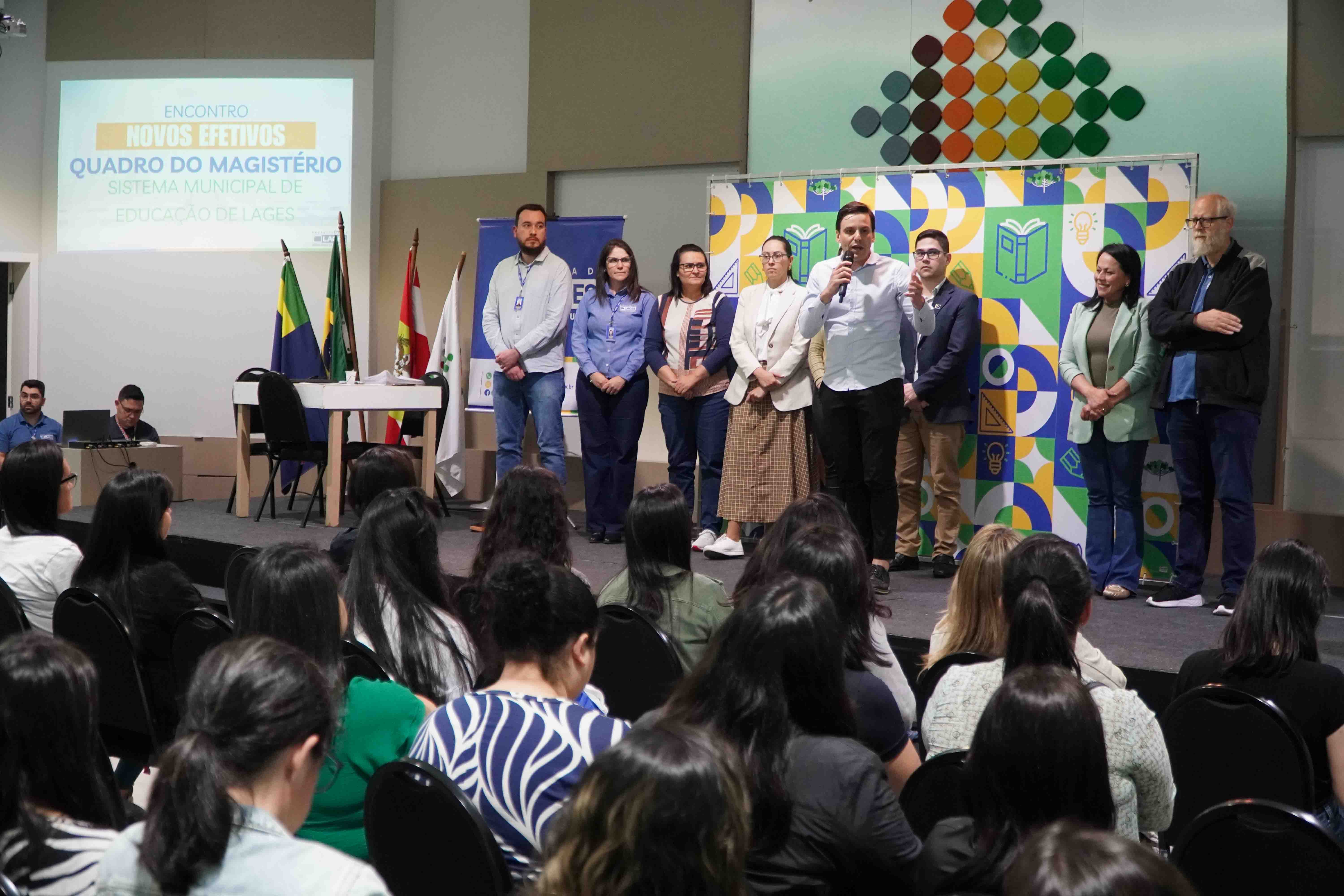 Prefeitura de Lages Secretaria da Educação realizou encontro de integração para novos professores do quadro efetivo