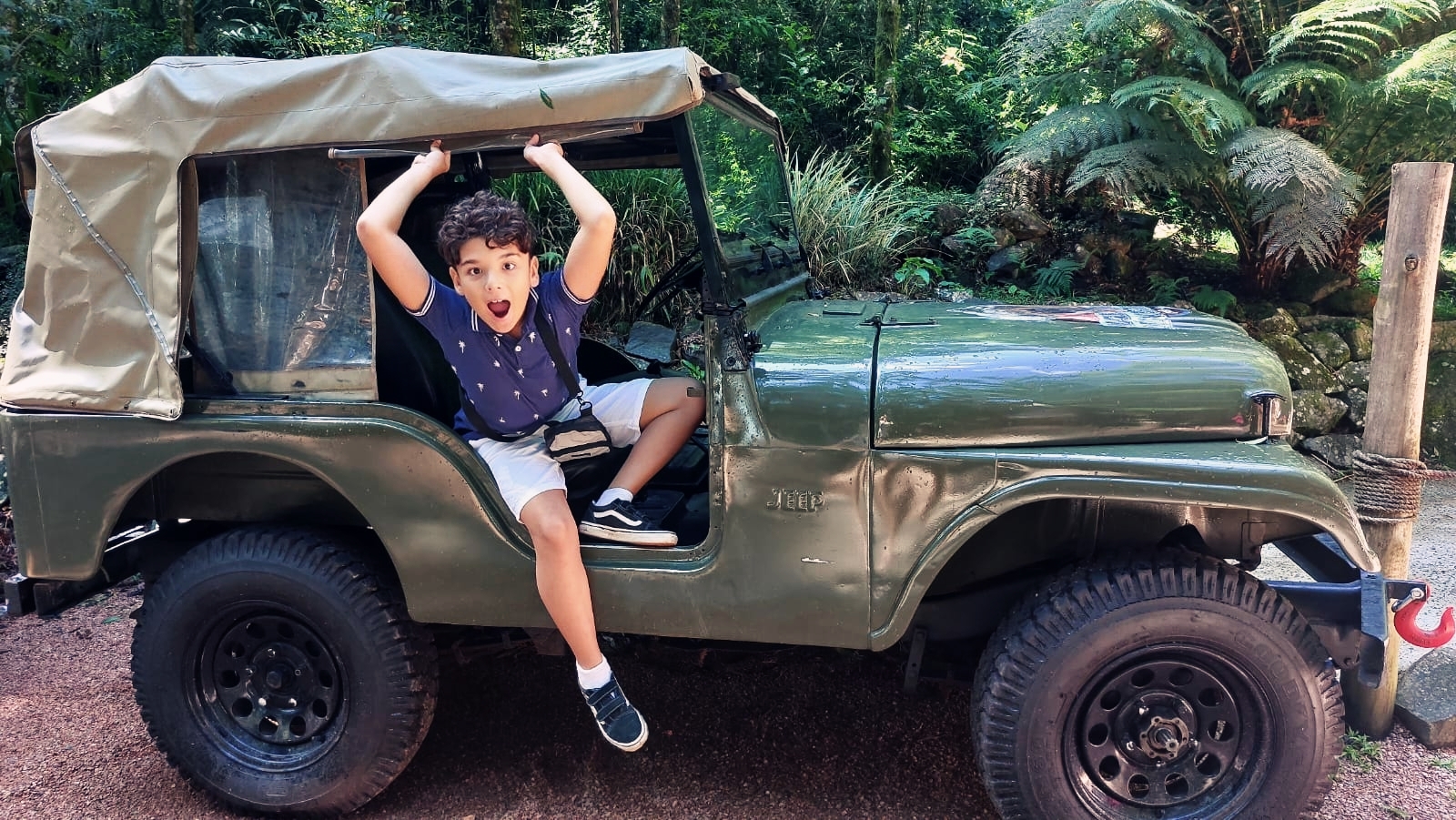 Prefeitura de Lages Orgulho Lageano ❤️ - Pedro vai contra a maré da maioria da juventude da atualidade e tem a literatura como uma de suas melhores amigas e instrumentos de intelectualidade para um futuro de sucesso 