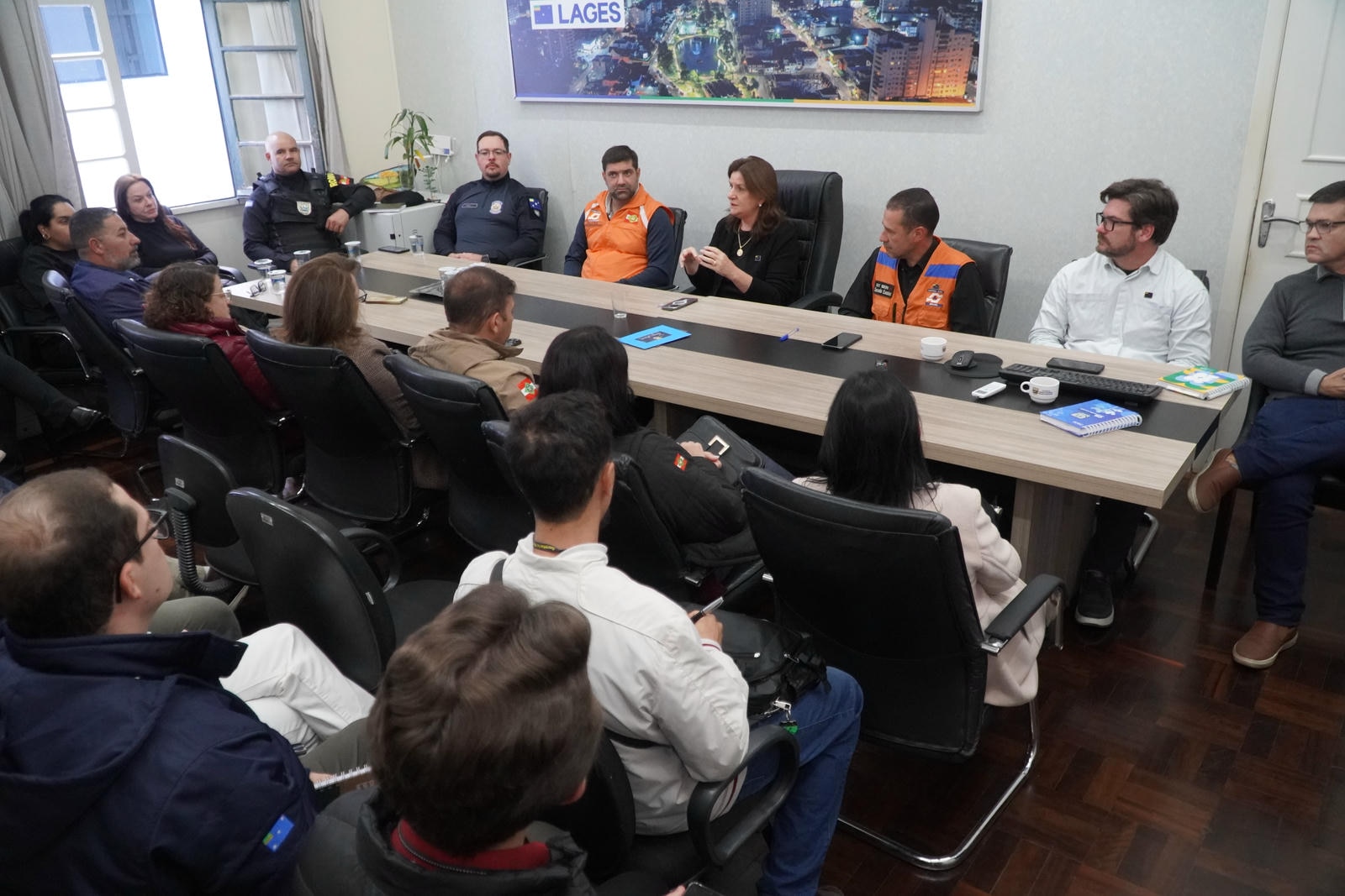 Prefeitura de Lages Prevenção: Prefeitura de Lages coordena reunião do GRAC para planejamento preventivo diante dos possíveis efeitos do El Niño