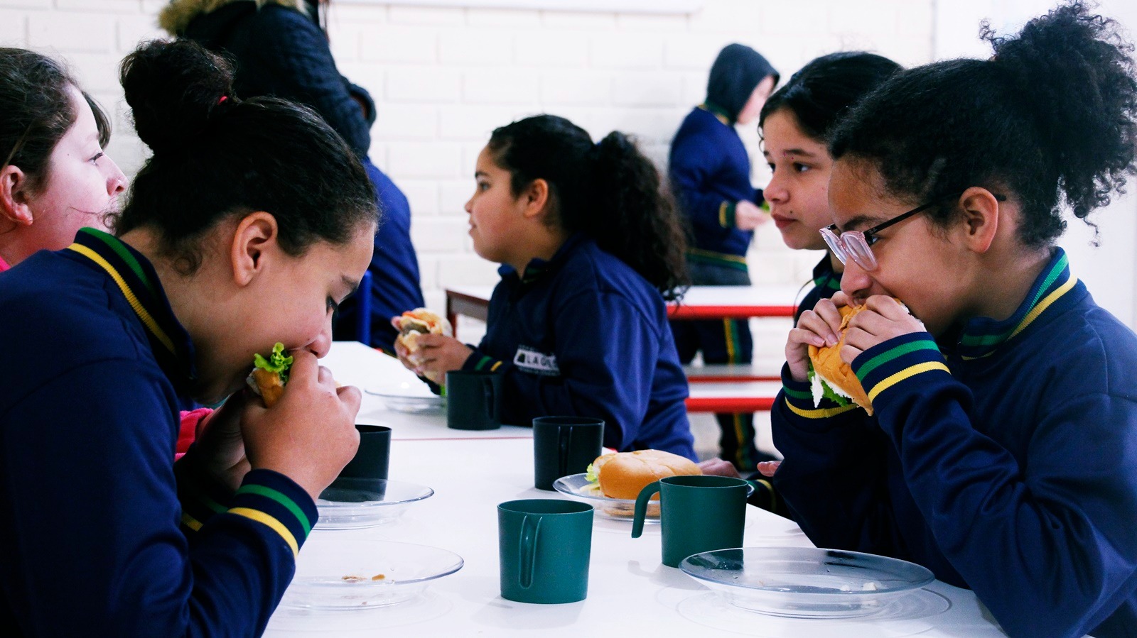 Prefeitura de Lages Dia do Estudante: Prefeitura de Lages oferece lanche especial a cerca de 15 mil estudantes do Sistema Municipal de Educação
