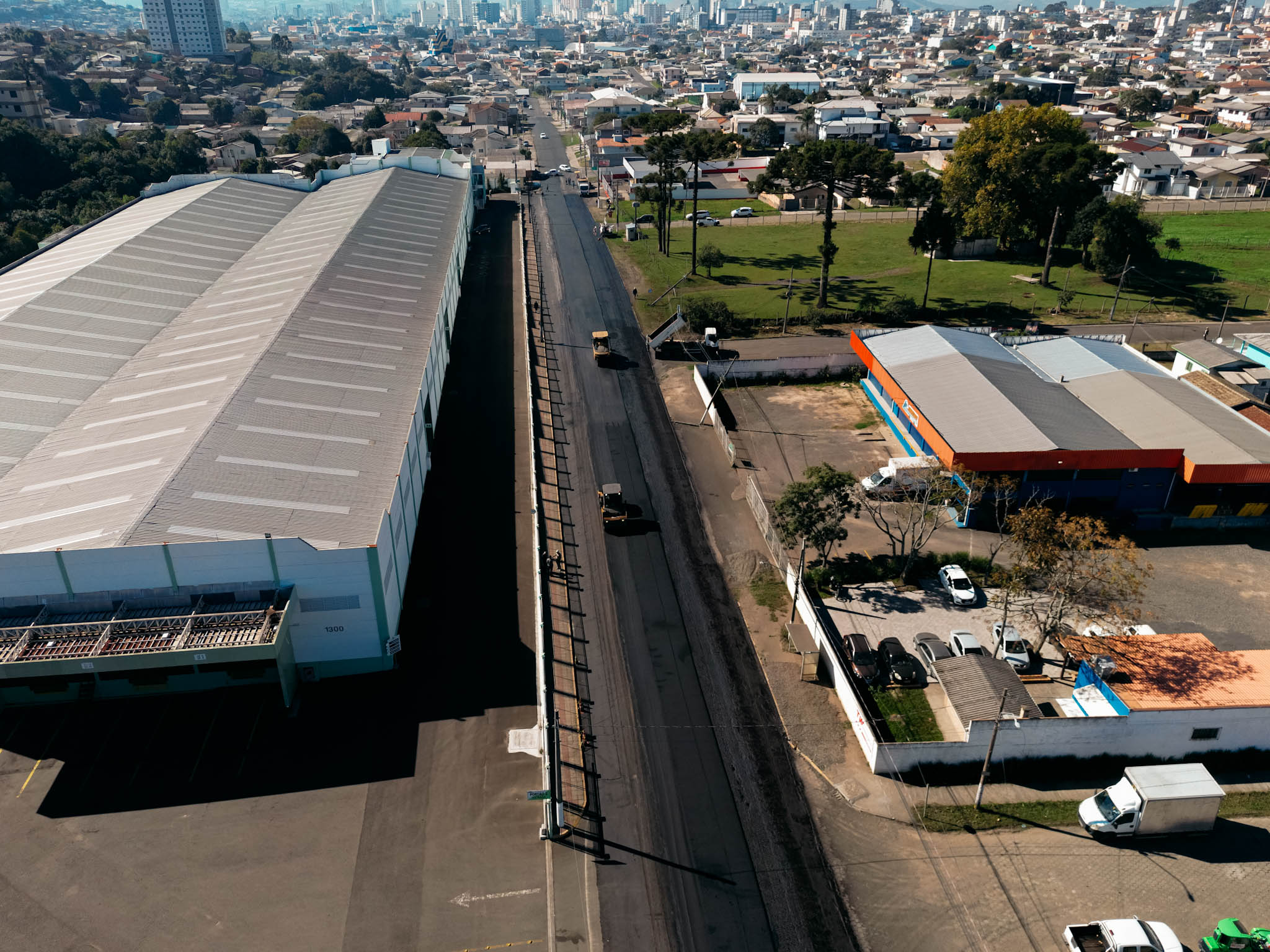 Prefeitura de Lages Recapeamento asfáltico é finalizado na rua Mateus Junqueira e contempla 1,2 quilômetro para mobilidade urbana de qualidade 