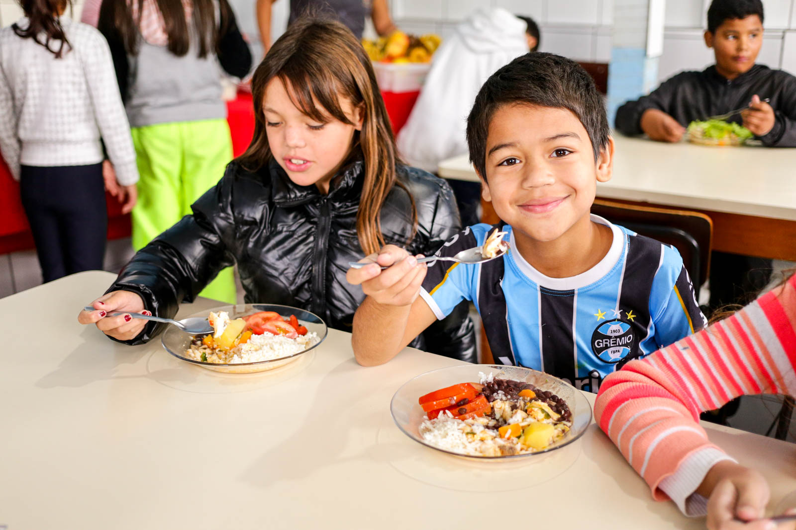 Prefeitura de Lages Peixe na Alimentação Escolar: Lages inclui tilápia no cardápio para estimular aprendizado