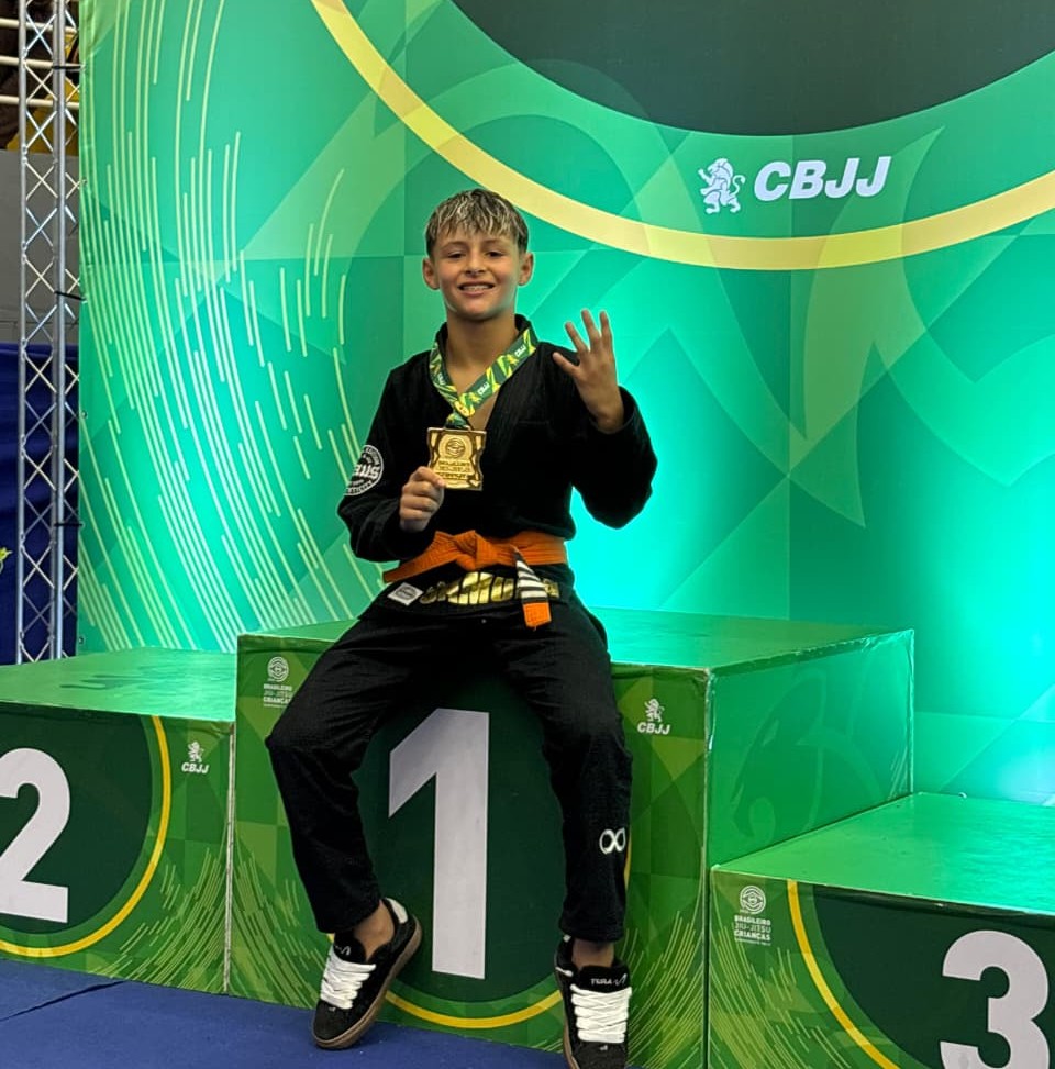 Prefeitura de Lages Jovem atleta de Lages conquista tetracampeonato brasileiro de jiu-jitsu em São Paulo