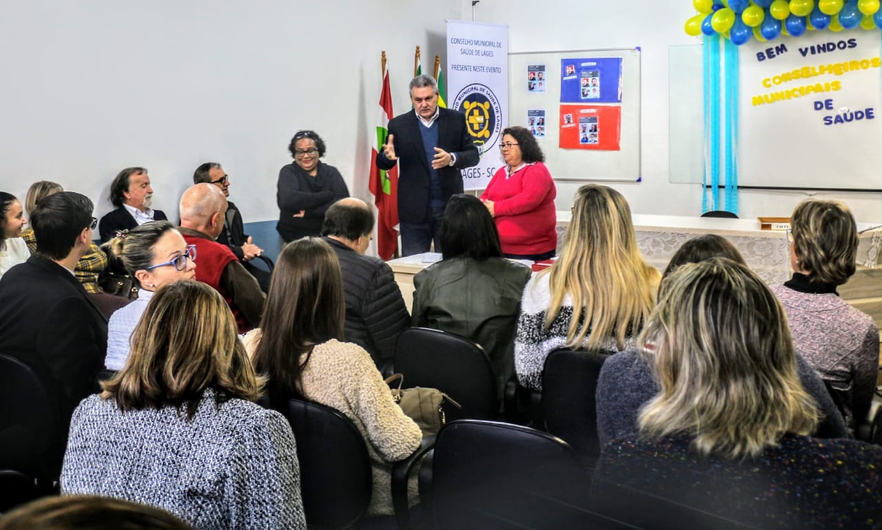 Prefeitura de Lages Prefeito Ceron empossa novos membros do Conselho Municipal de Saúde