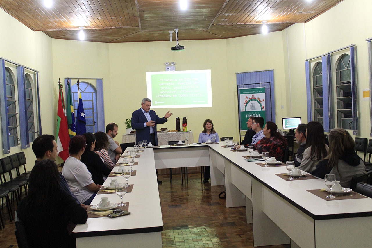 Prefeitura de Lages Programa de Educação Fiscal ensina aos alunos da rede municipal princípios de cidadania