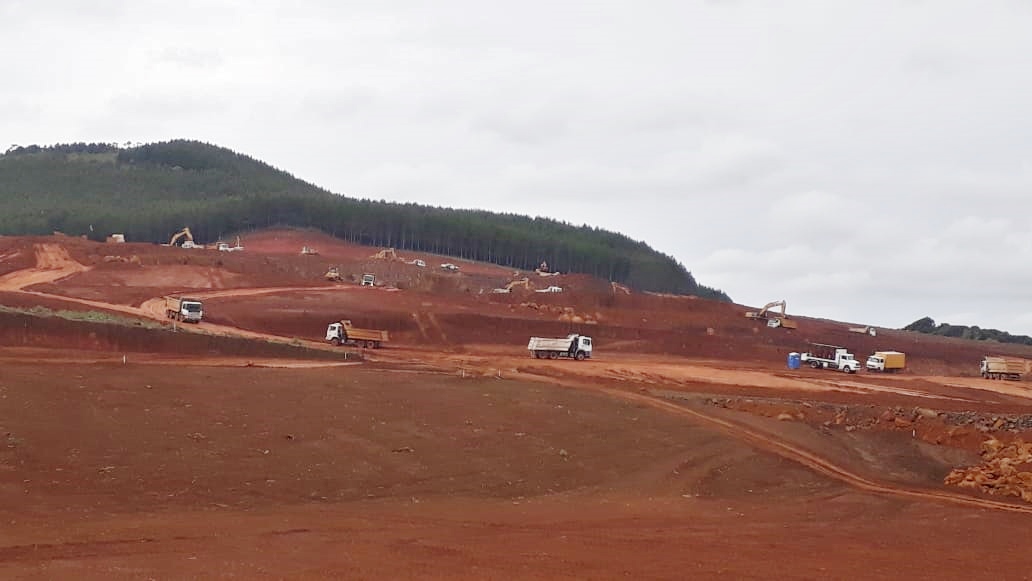 Prefeitura de Lages Geração de emprego e renda: área da Berneck está sendo terraplanada