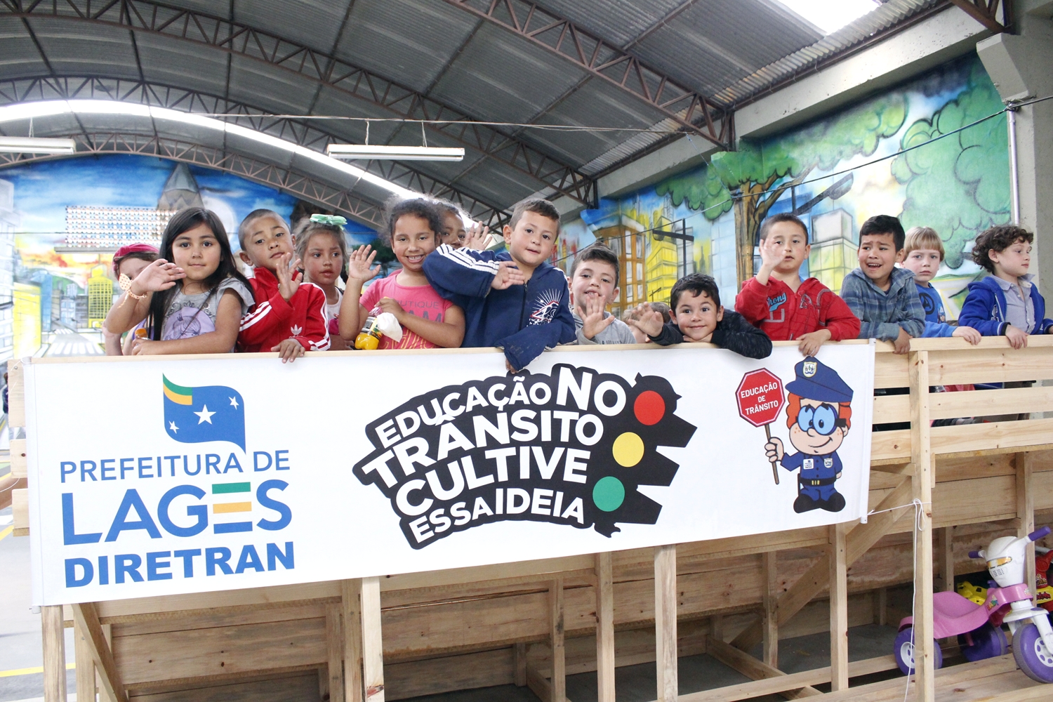 Prefeitura de Lages Diretran promove ação especial em comemoração ao Dia das Crianças