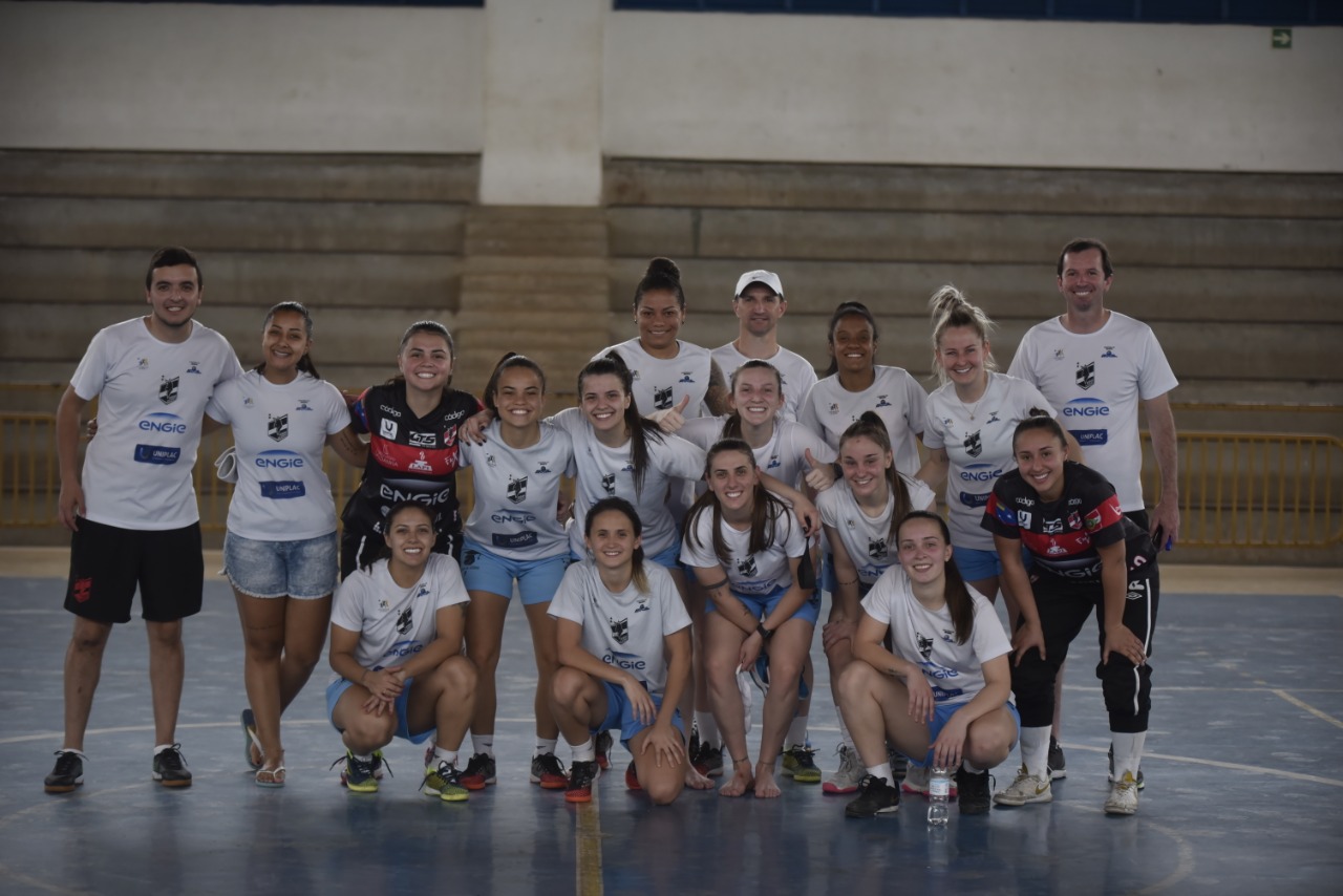 Prefeitura de Lages Facebook da Prefeitura irá transmitir jogo decisivo entre Minas Icesp Brasília e Leoas da Serra, neste sábado