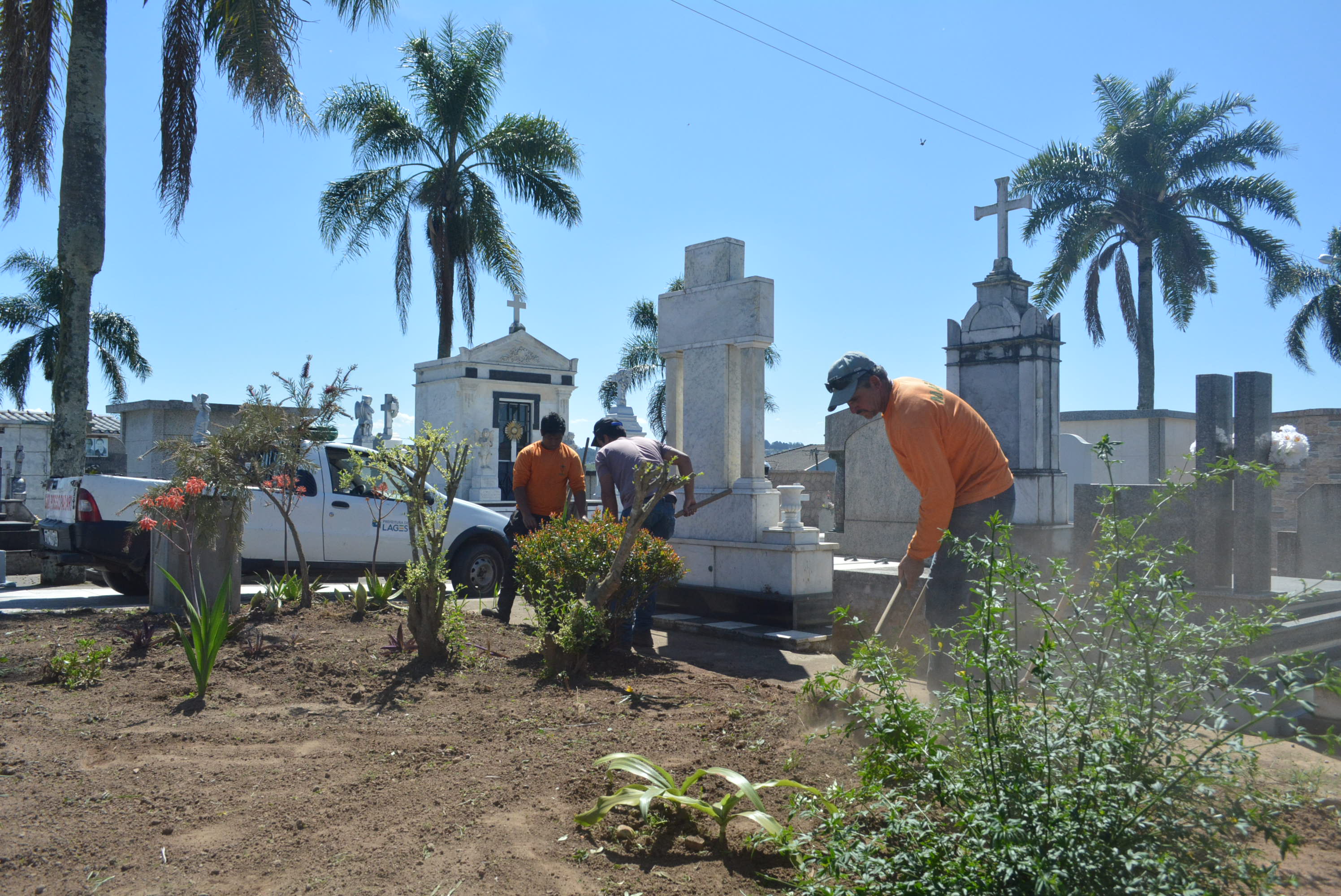 Prefeitura de Lages Horários especiais nos cemitérios municipais para as celebrações de Finados