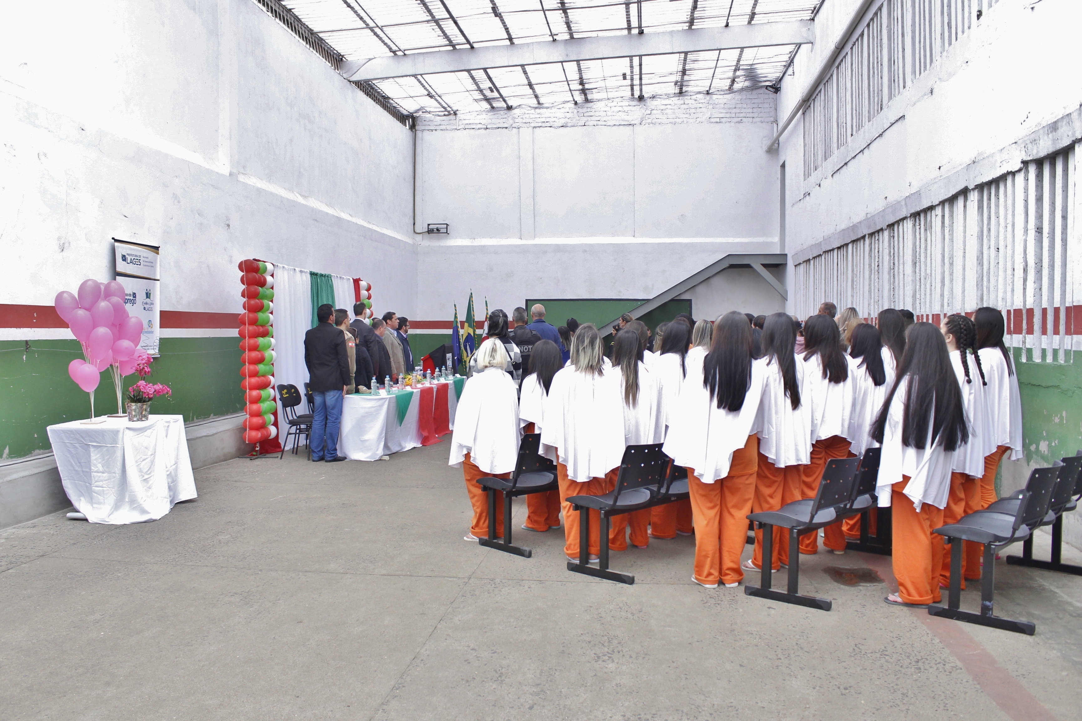 Prefeitura de Lages Programa Qualifica Mulher Lages forma turma de 20 reeducandas no Presídio Regional 