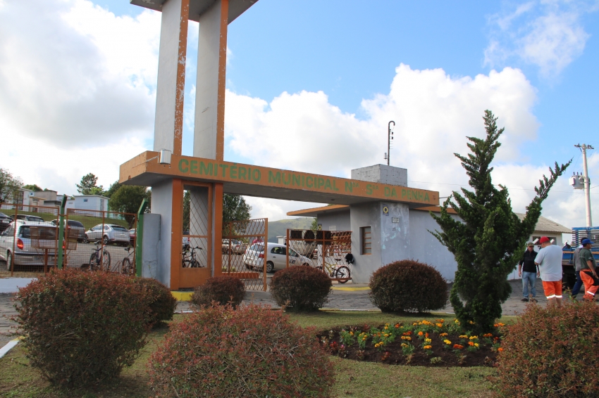 Prefeitura de Lages Responsáveis por jazigos devem comparecer com urgência na administração do Cemitério da Penha