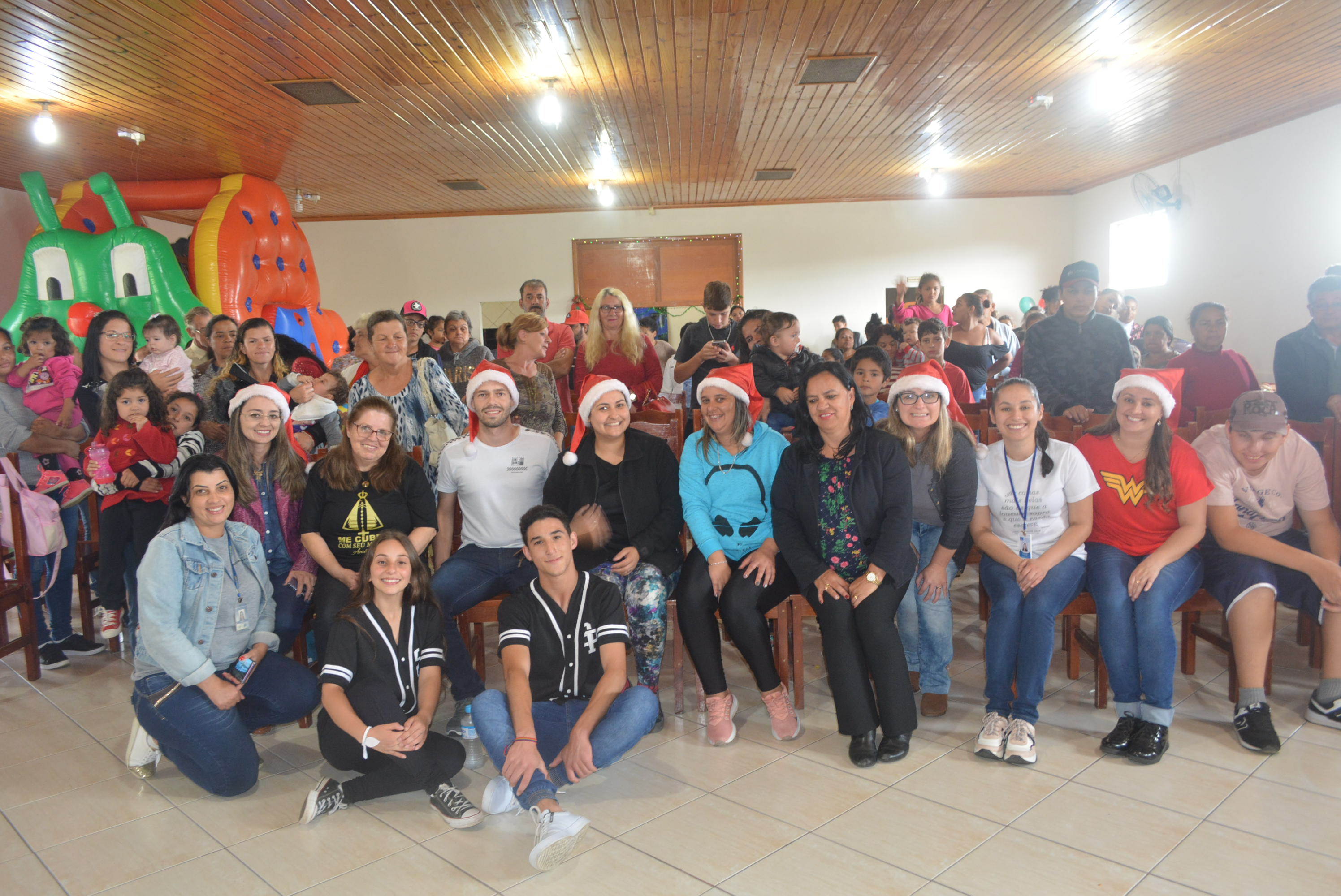 Prefeitura de Lages Assistência Social: CREAS III promove festa natalina para 160 pessoas usuárias dos serviços 