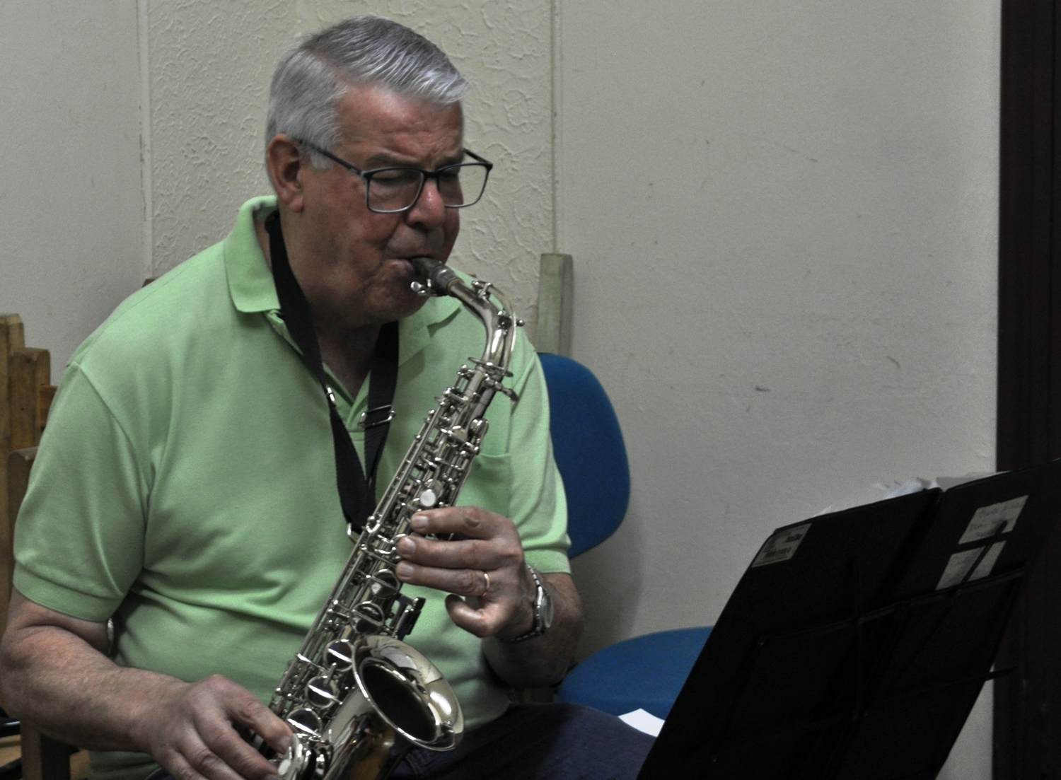 Prefeitura de Lages Um senhor saxofonista